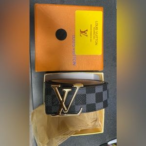 Black Louis Vuitton Belt worn once. I’m  selling it because I don’t use it